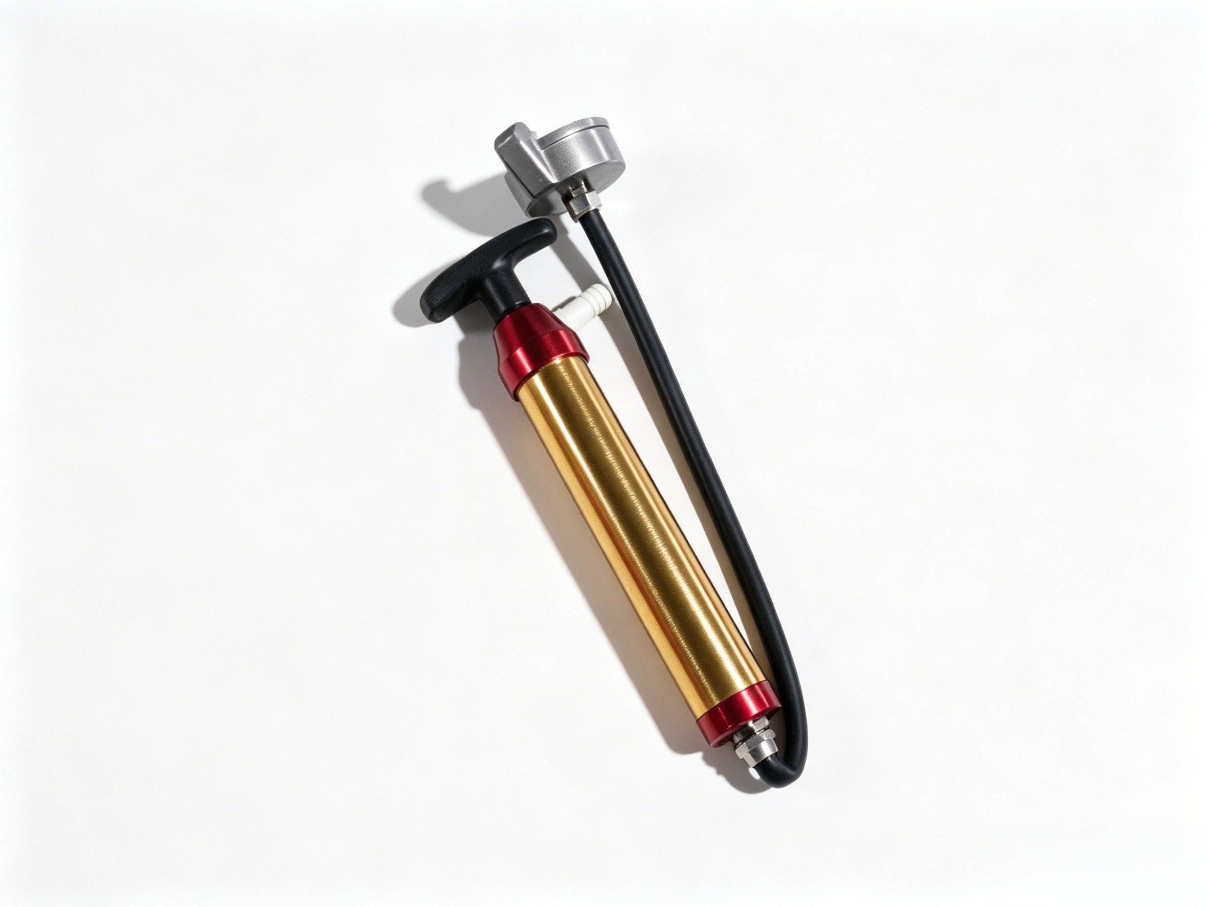 Manual priming water pump